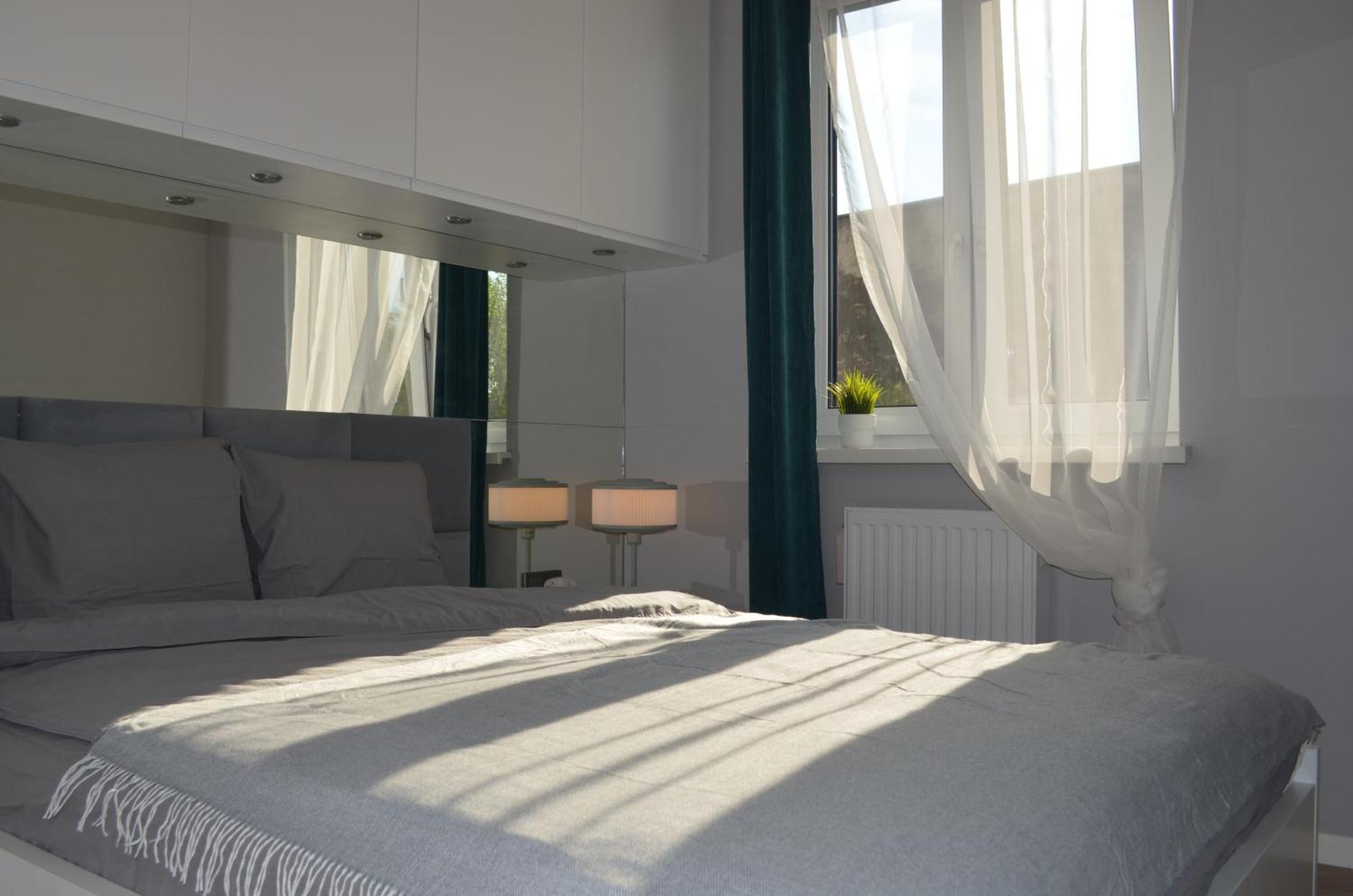 - Free Parking - Easy Check-in Apartment