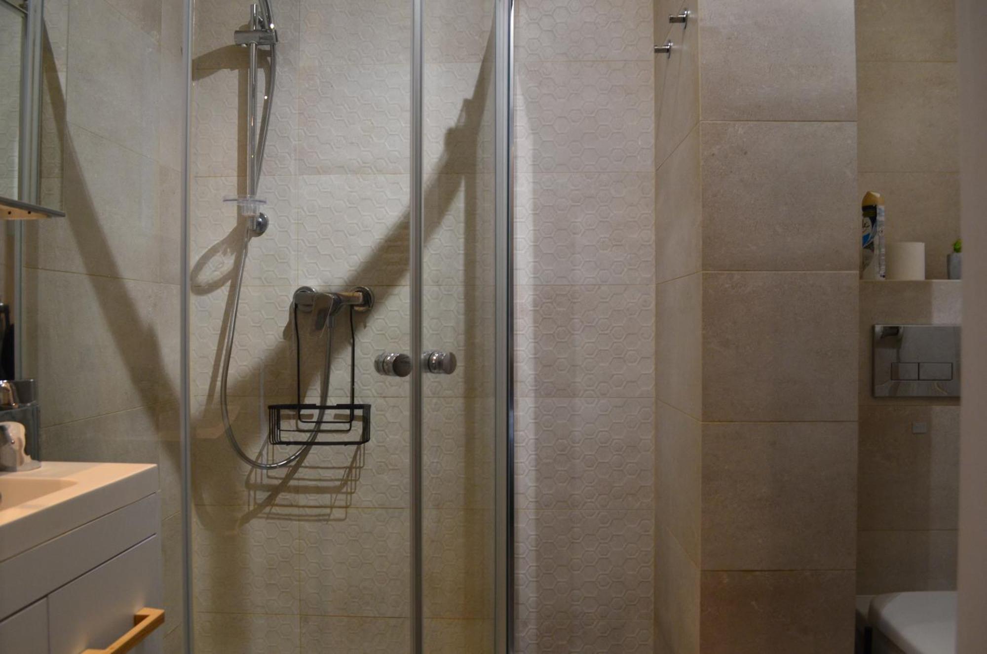 - Free Parking - Easy Check-in Apartment Sosnowiec