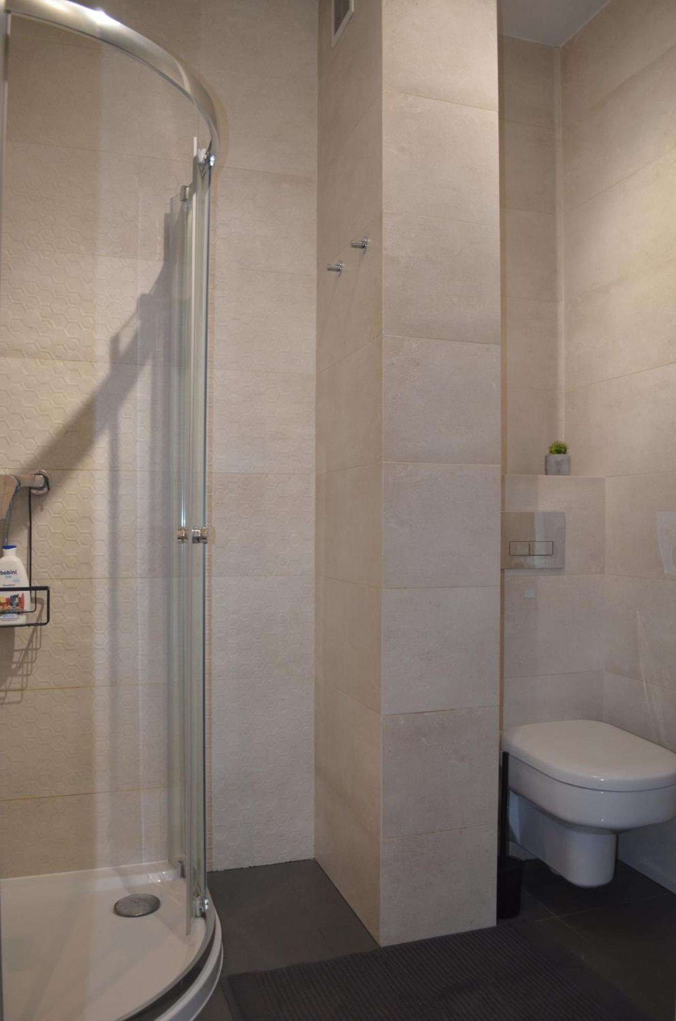 - Free Parking - Easy Check-in Apartment *